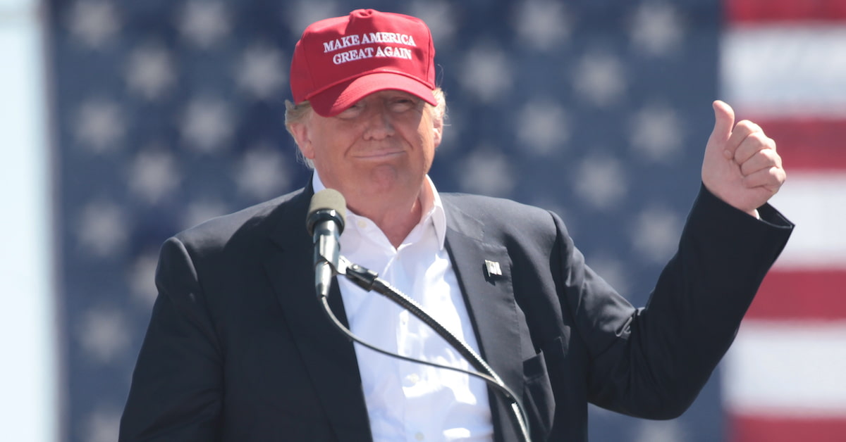 Popularidade de Trump em destaque durante discurso nas eleições americanas de 2025