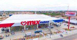 ação do Grupo Mateus em queda após revisão de estoques