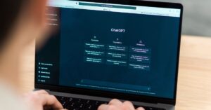 atualização no ChatGPT com conversas em grupo