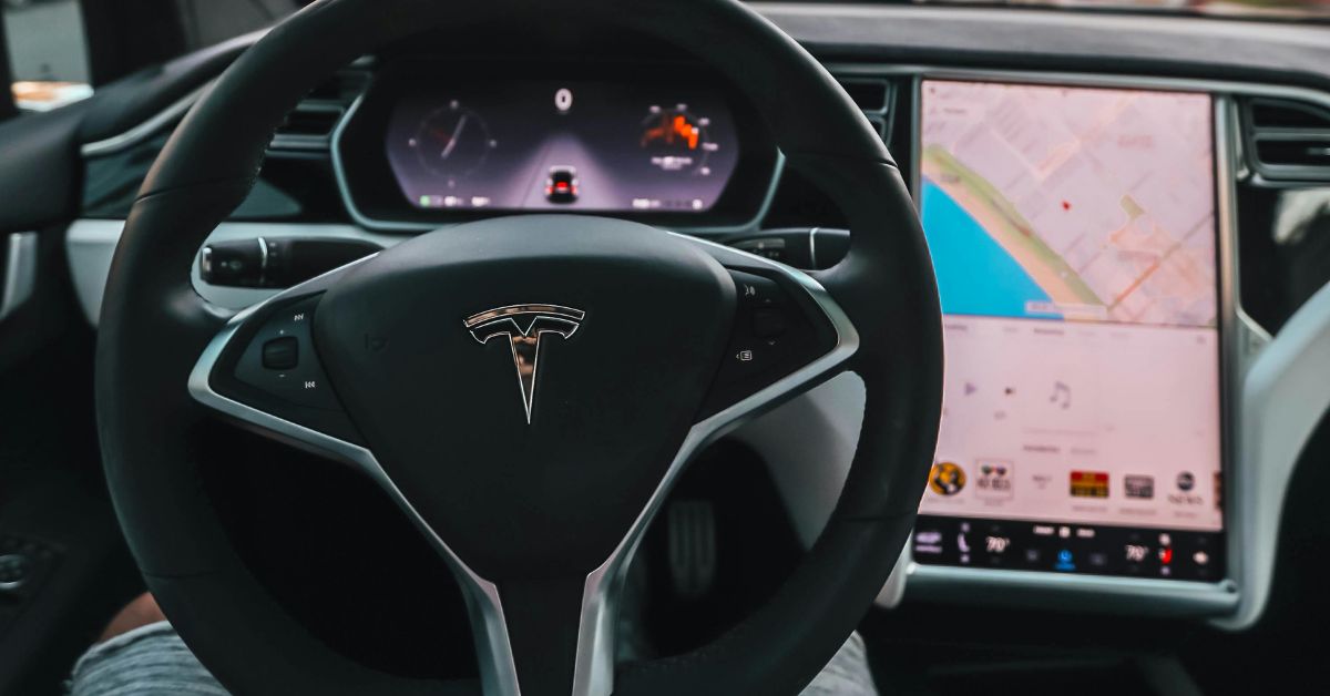 carros autônomos da Tesla em circulação global