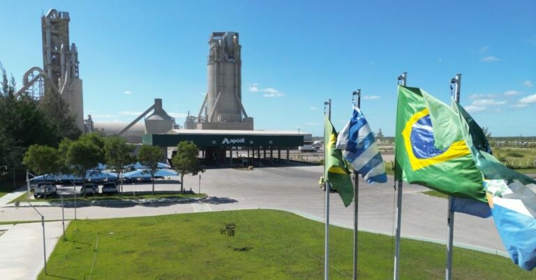 Cimento Apodi em unidade industrial durante operação no Ceará
