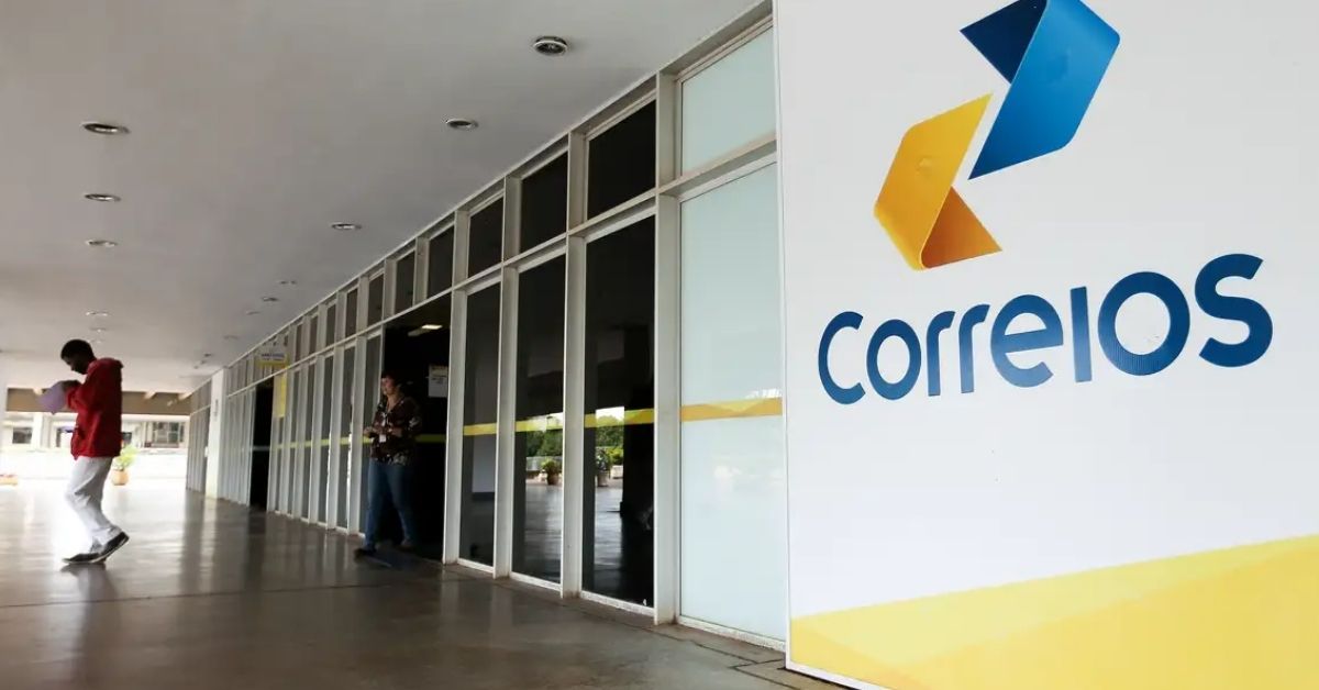 Crise nos Correios refletida em agência da estatal durante período de ajuste fiscal