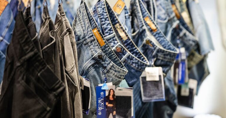 Santana Textiles no RN exibe amostras de denim