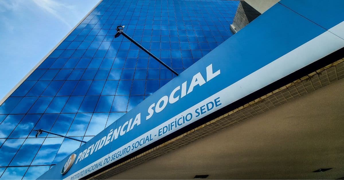 Fila do INSS em 2025 motiva criação de comitê.