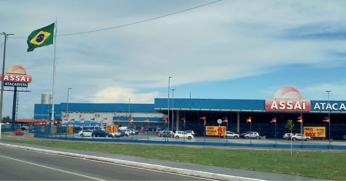 Muffato compra ações do Assaí e amplia participação