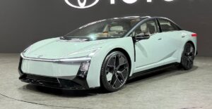 novo Toyota Corolla elétrico apresentado no Japan Mobility Show 2025