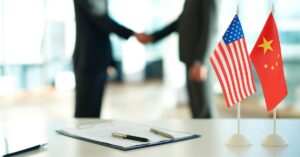 trégua entre EUA e China reduz tarifas portuárias.