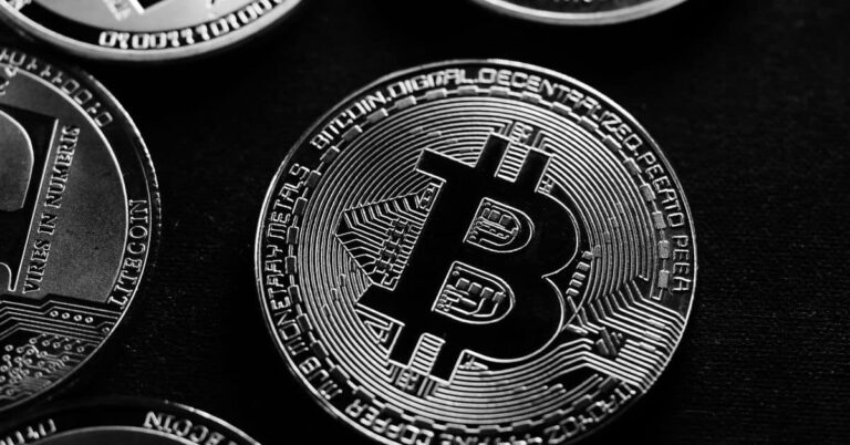 Representação do Bitcoin em contexto de mercado