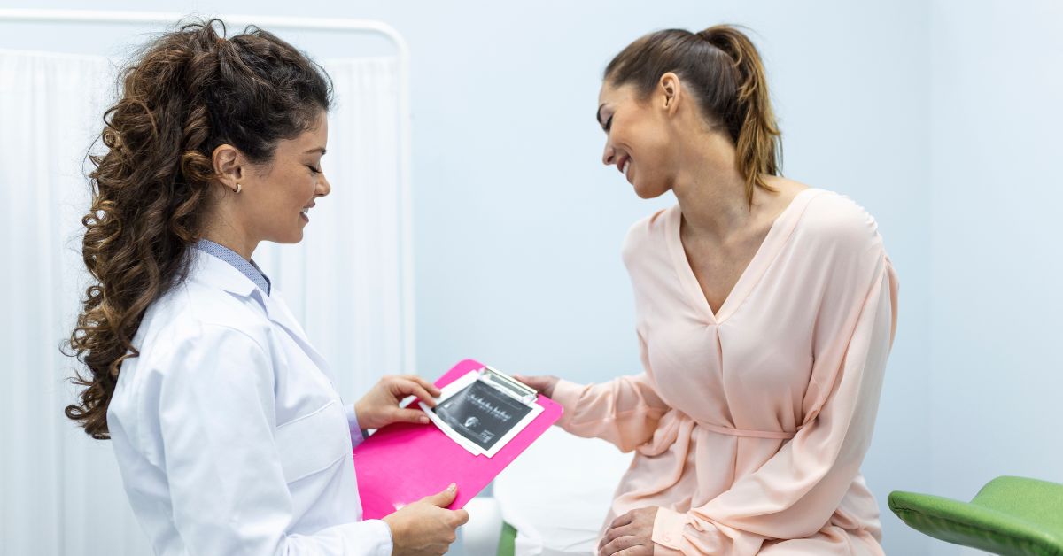 IA na medicina avança com Clairity Breast, algoritmo capaz de prever câncer de mama com anos de antecedência.