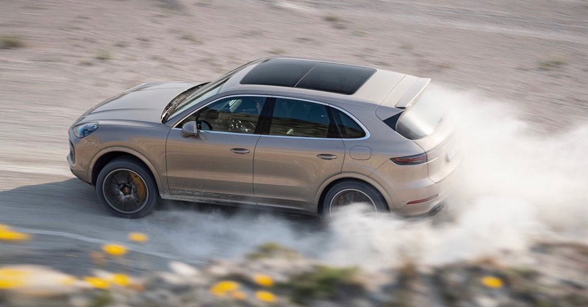 Porsche Cayenne em ação off-road durante a Porsche Adventure Week no Ceará