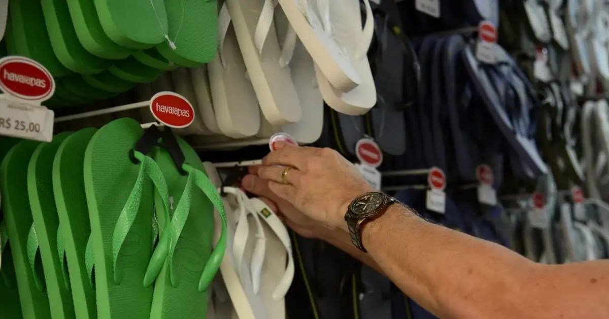 Ações da Alpargatas reagem após polêmica da campanha da Havaianas no varejo