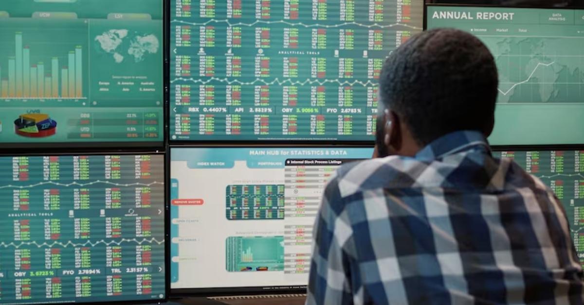 ações em destaque acompanhadas em painéis do mercado acionário brasileiro