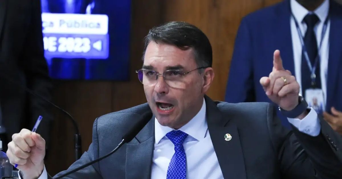 retirada da candidatura Flávio Bolsonaro
