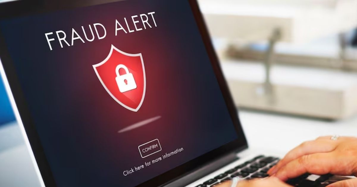 Golpes digitais em compras online com alerta de fraude