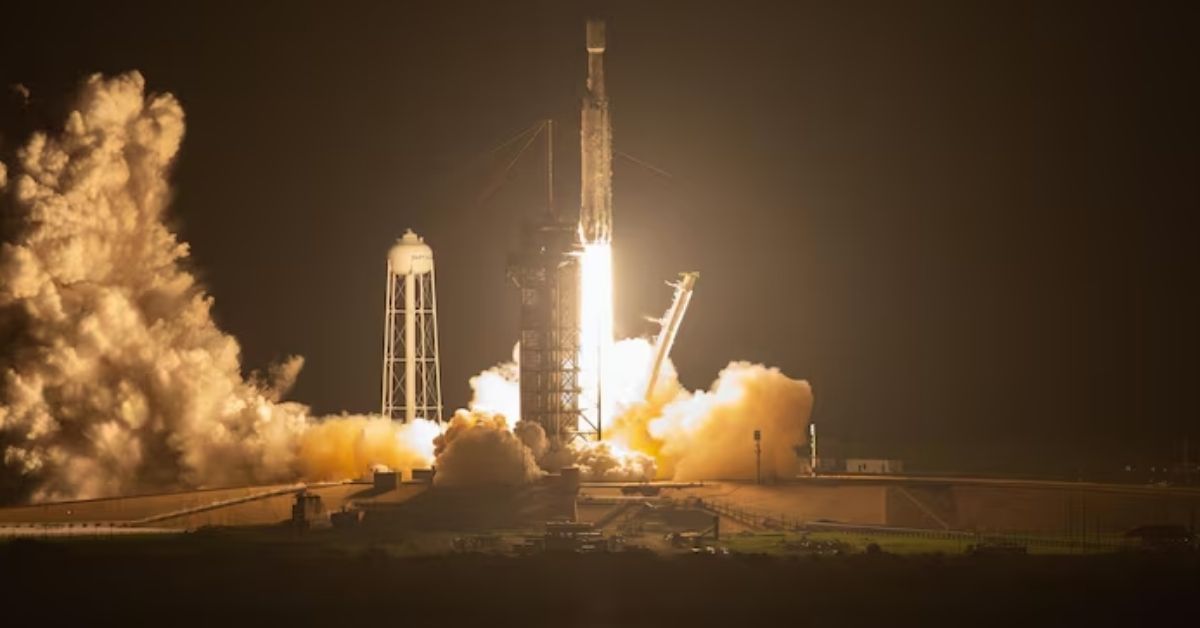 Lançamento de foguete da SpaceX durante preparativos para o IPO da SpaceX