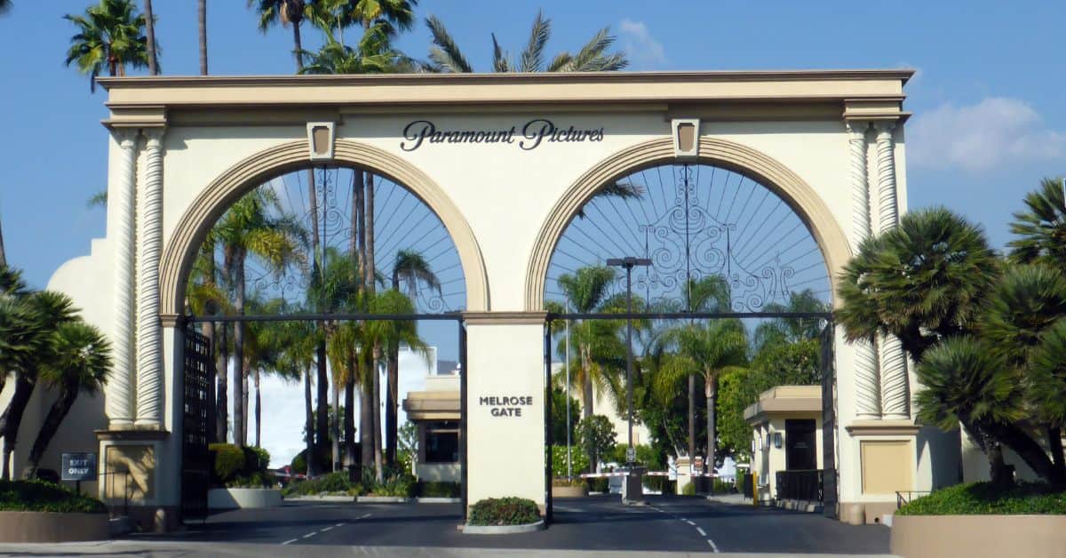 Leilão da Warner Bros em disputa após oferta de US$108 bi da Paramount