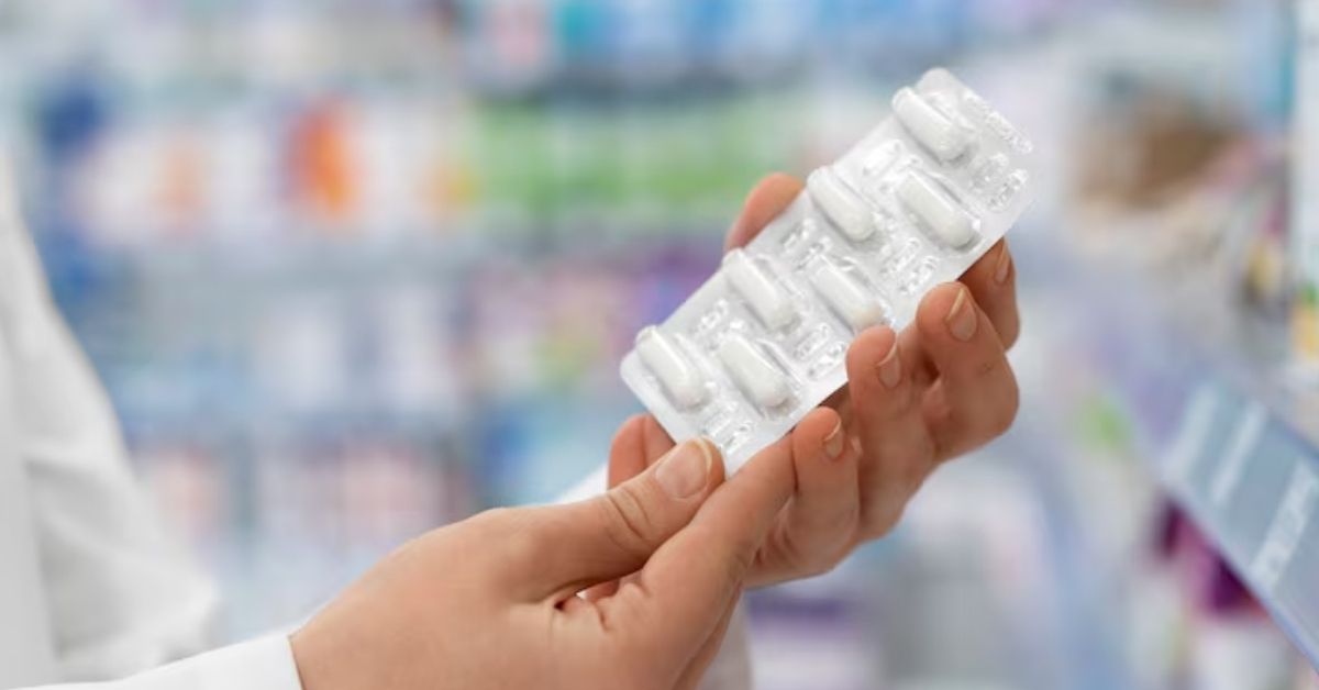 Raia Drogasil tem medicamentos de marcas próprias proibidos pela Anvisa