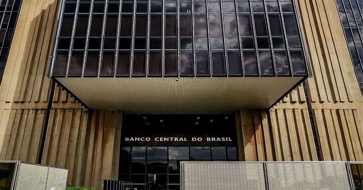 boletim focus hoje com projeções atualizadas de inflação e atividade