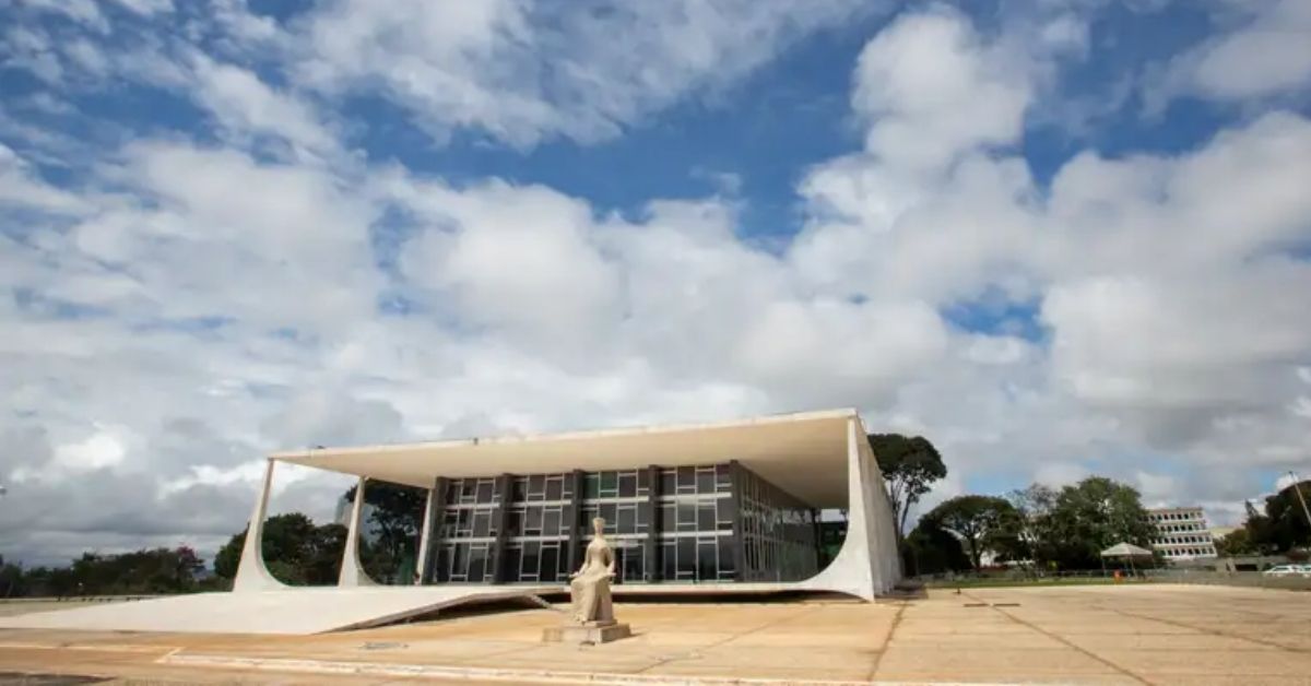 Estátua da Justiça em frente ao Supremo Tribunal Federal
