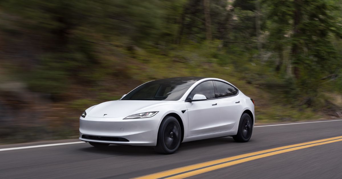 Tesla Model 3 versão mais barata lançada na Europa