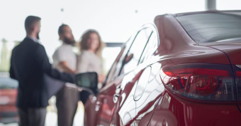 venda de veículos novos em concessionária brasileira