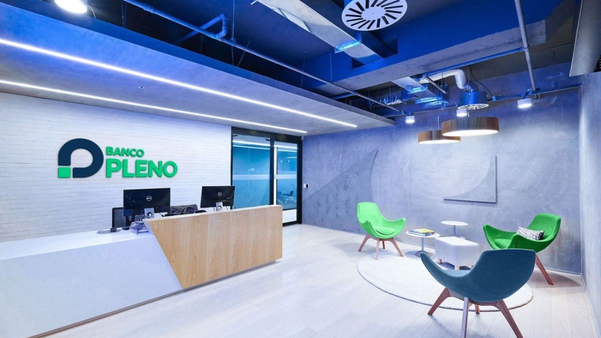 Imagem da recepção do Banco Pleno para ilustrar uma matéria jornalística.