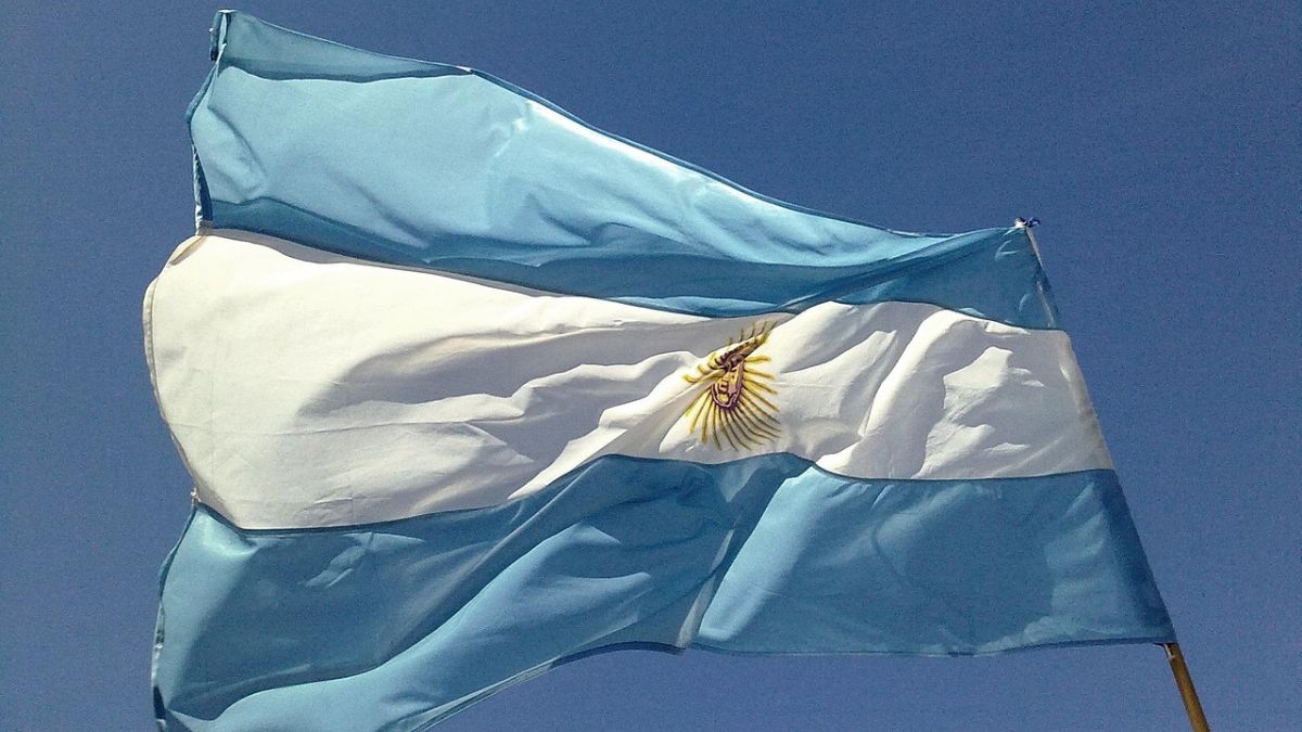Imagem da bandeira da Argentina para ilustrar uma matéria jornalística sobre a Inflação na Argentina.