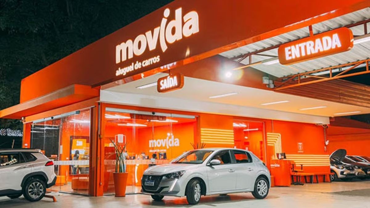 Imagem da fachada de uma loja da Movida para ilustrar uma matéria jornalística sobre o Lucro da Movida.