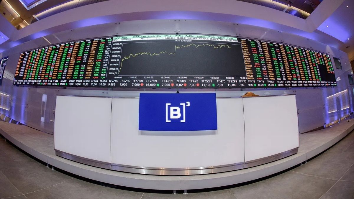 Imagem da bancada da B3 para ilustrar uma matéria jornalística do Ibovespa.