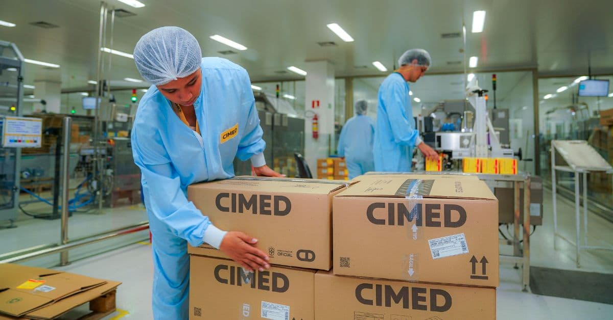 Produção e logística de produtos da Cimed, empresa que negocia a aquisição da IceFresh para ampliar atuação em higiene bucal