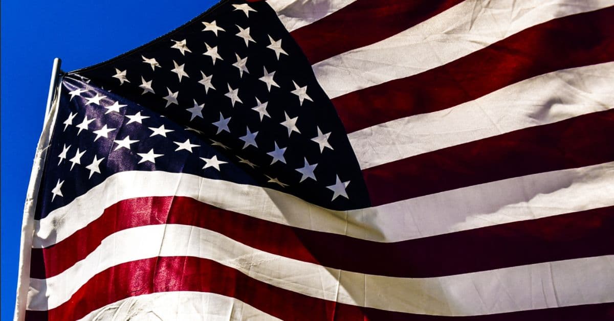 bandeira dos Estados Unidos durante paralisação do governo federal