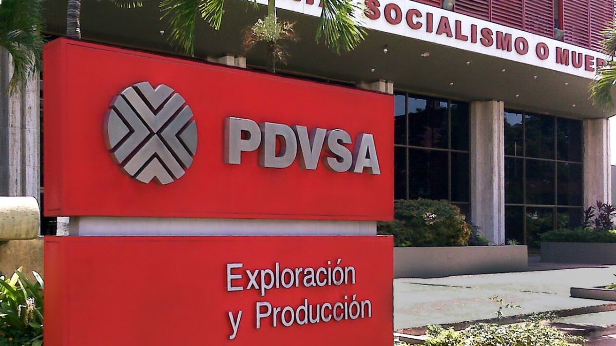 Imagem do letreito da PDVSA para ilustrar uma matéria jornalística sobre o Petróleo da Venezuela.