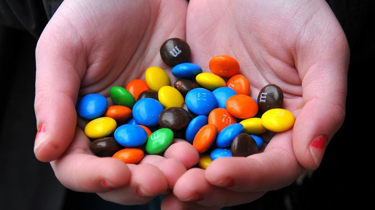 Imagem de M&M's para ilustrar uma matéria jornalística sobre o Recaal de M&M's nos Estados Unidos.