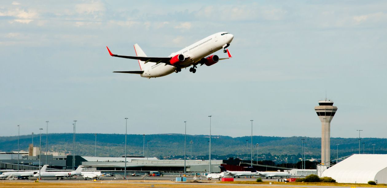 Atrasos e cancelamentos de voos em aeroportos brasileiros