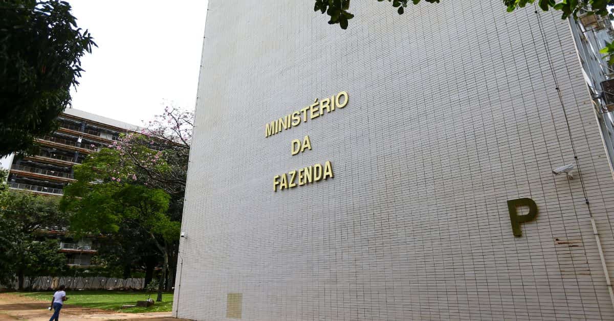 Ministério da Fazenda, que publicou relatório com projeções para o PIB do Brasil em 2026