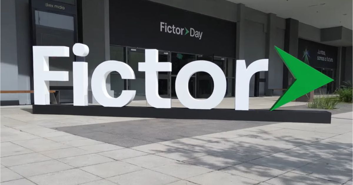 Letreiro da Fictor ilustrando recuperação judicial do Grupo Fictor após crise ligada ao Banco Master