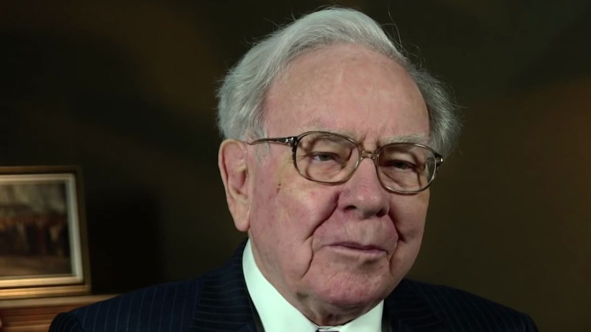 Imagem de Warren Buffet para ilustrar uma matéria jornalística sobre os bilionários mais ricos em março de 2026.