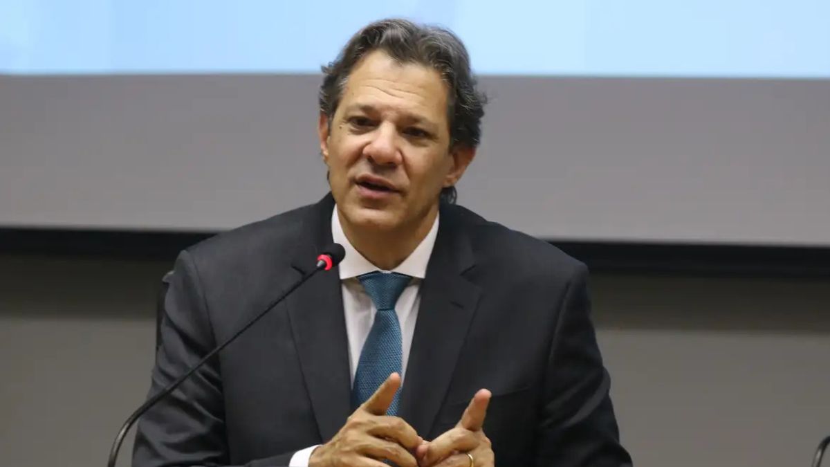 Imagem de Fernando Haddad para ilustrar uma matéria jornalística sobre Fernando Haddad e o Ministério da Fazenda.