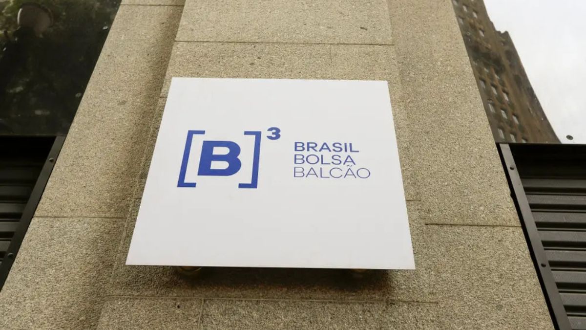 Imagem da placa da B3 para ilustrar uma matéria jornalística sobre o Horário da B3.