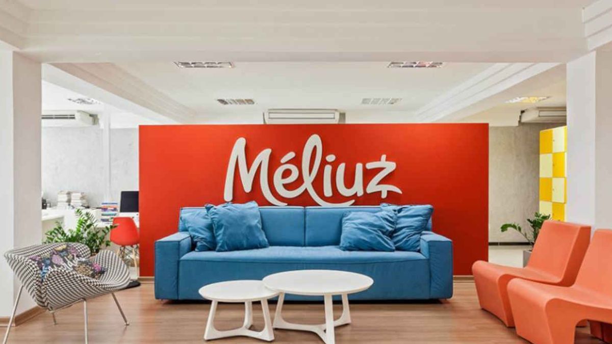 Imagem de uma sala da Méliuz para ilustrar uma matéria jornalística sobre o Prejuízo da Méliuz.