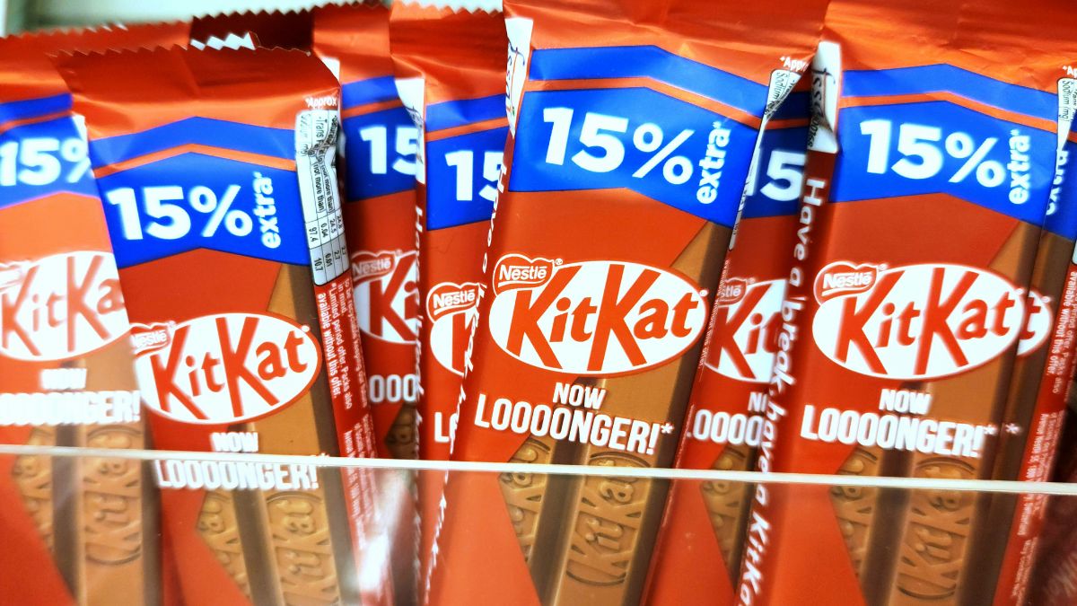 Imagem de chocolares de KitKat para ilustrar uma matéria jornalística sobre o Roubo de KitKat na Europa.