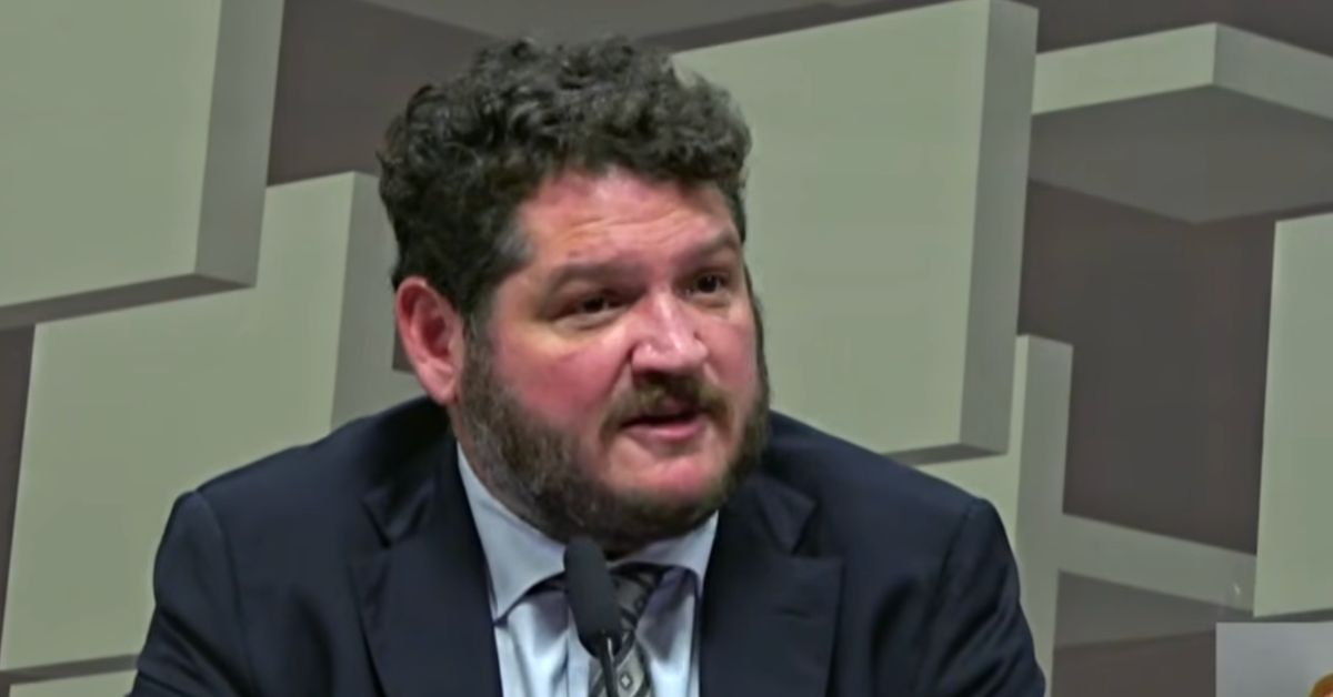 Vladimir Timerman depõe na CPI sobre controle do Banco Master e acusa estrutura oculta