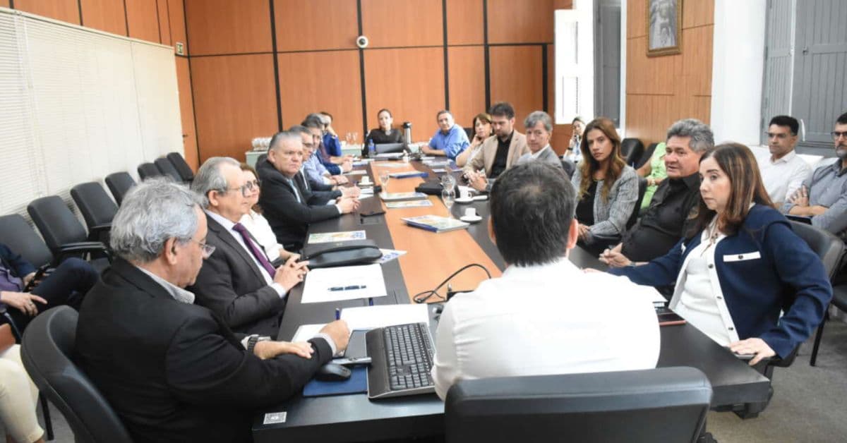 novos integrantes do Condecon em reunião sobre reforma tributária no Ceará