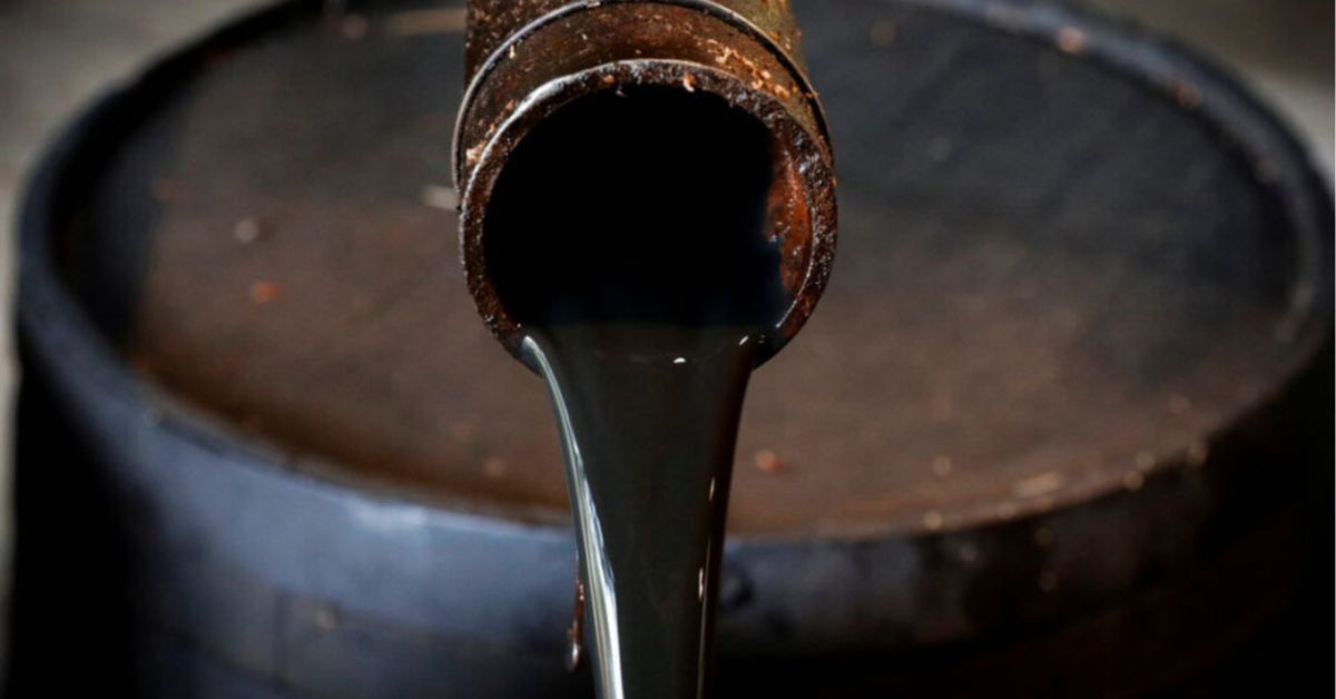 petróleo Brent oscila com fluxo de óleo em instalação de armazenamento durante crise no Golfo