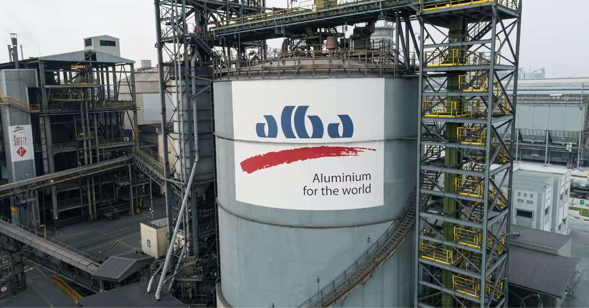 produção de alumínio na fundição Alba no Bahrein
