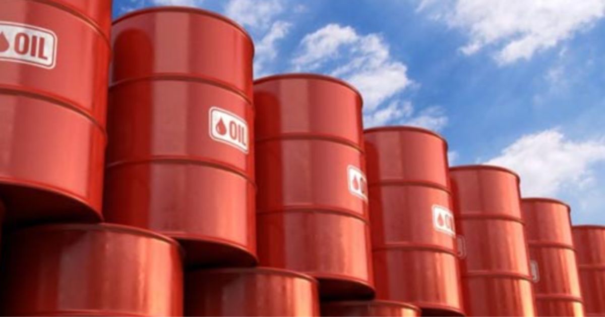 Ilustração de barris de petróleo representando reserva estratégica de petróleo liberada pela AIE para conter alta do barril