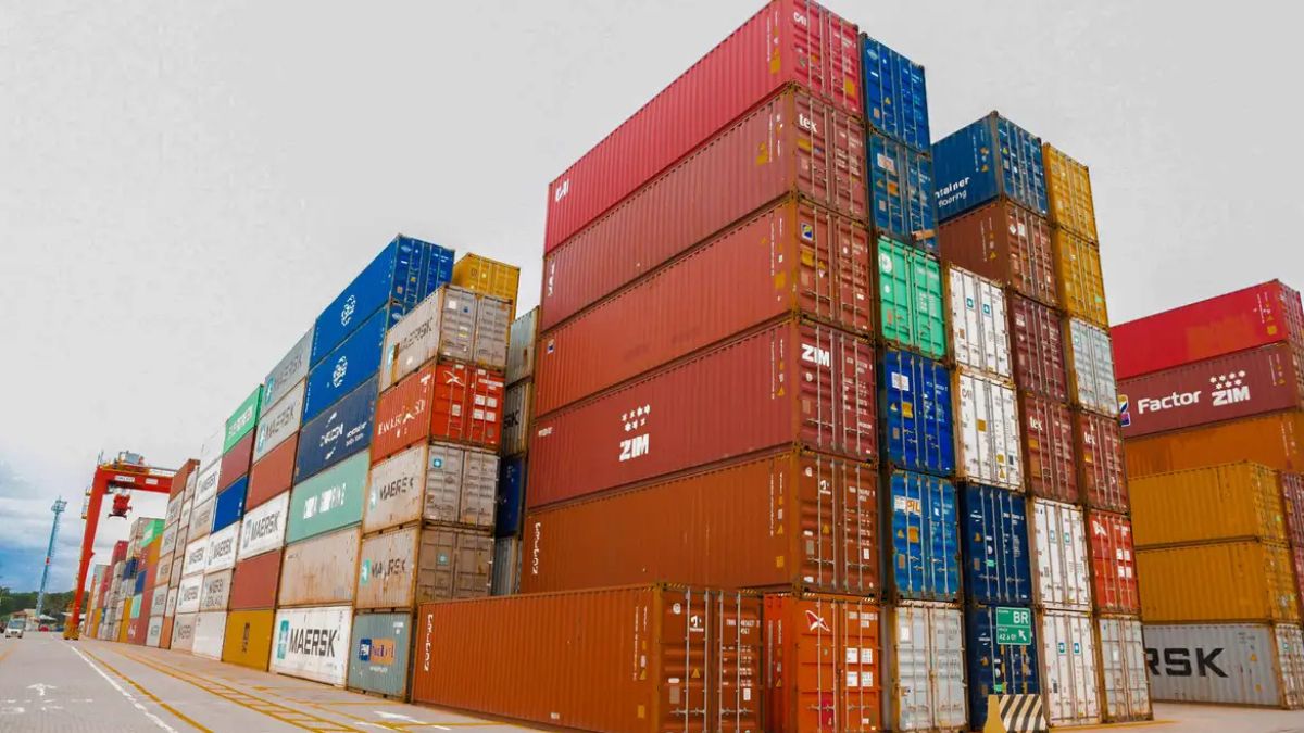 Imagem de conteineres para ilustrar uma matéria sobre exportações do agro brasileiro.