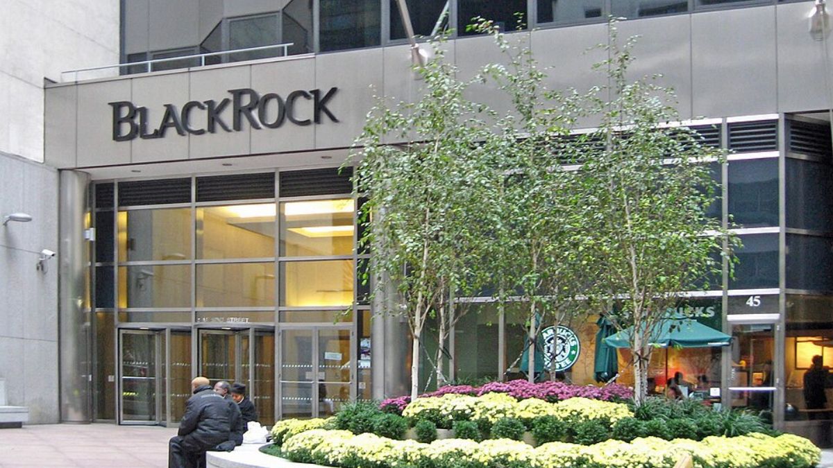 Imagem da fachada de BlackRock para ilustrar uma matéria jornalística sobre o lucro da BlackRock