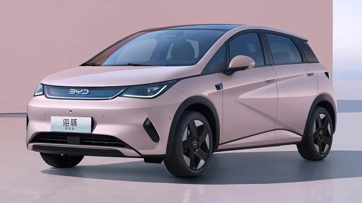 Imagem do Novo BYD Dolphin para ilustrar uma matéria jornalística.
