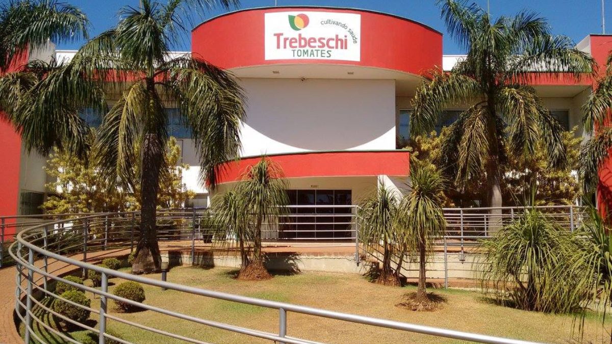 Imagem antiga da fachada da Trebeschi Tomates para ilustrar uma matéria jornalística sobre a Recuperação judicial do Grupo Trebeschi.